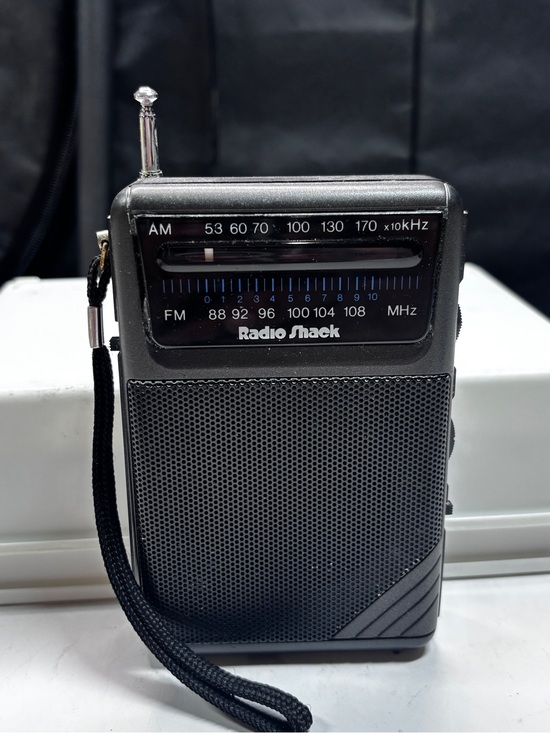 Radio Shack Other - Vintage Radio Shack Black Portable AM/FM Radio 12-454 Radio Shack  WORKS